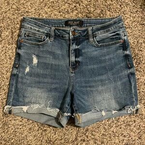 Judy blue rolled hem jean shorts -size medium